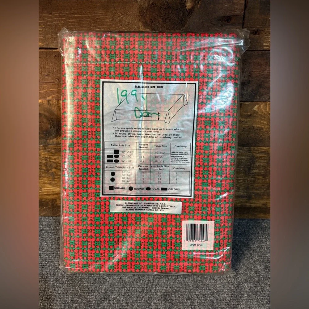 2 Holiday Styled By Lisa Christmas Tablecloth Vinyl Flannel Back Oblong 52”x90”